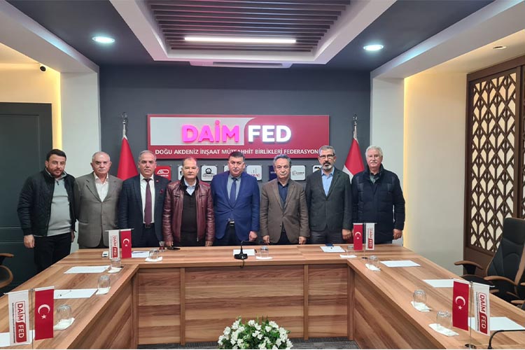 İzmi̇r Çevre, Şehi̇rci̇li̇k Ve İkli̇m Deği̇şi̇kli̇ği̇ Müdürlüğüne Atanan Sn. Hali̇t Ergi̇n Veda Zi̇yareti̇nde Bulundu.